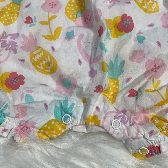 6/$20 ⭐️ First Look Flower Frilled Onesie 6-9M - Picture 3 of 4
